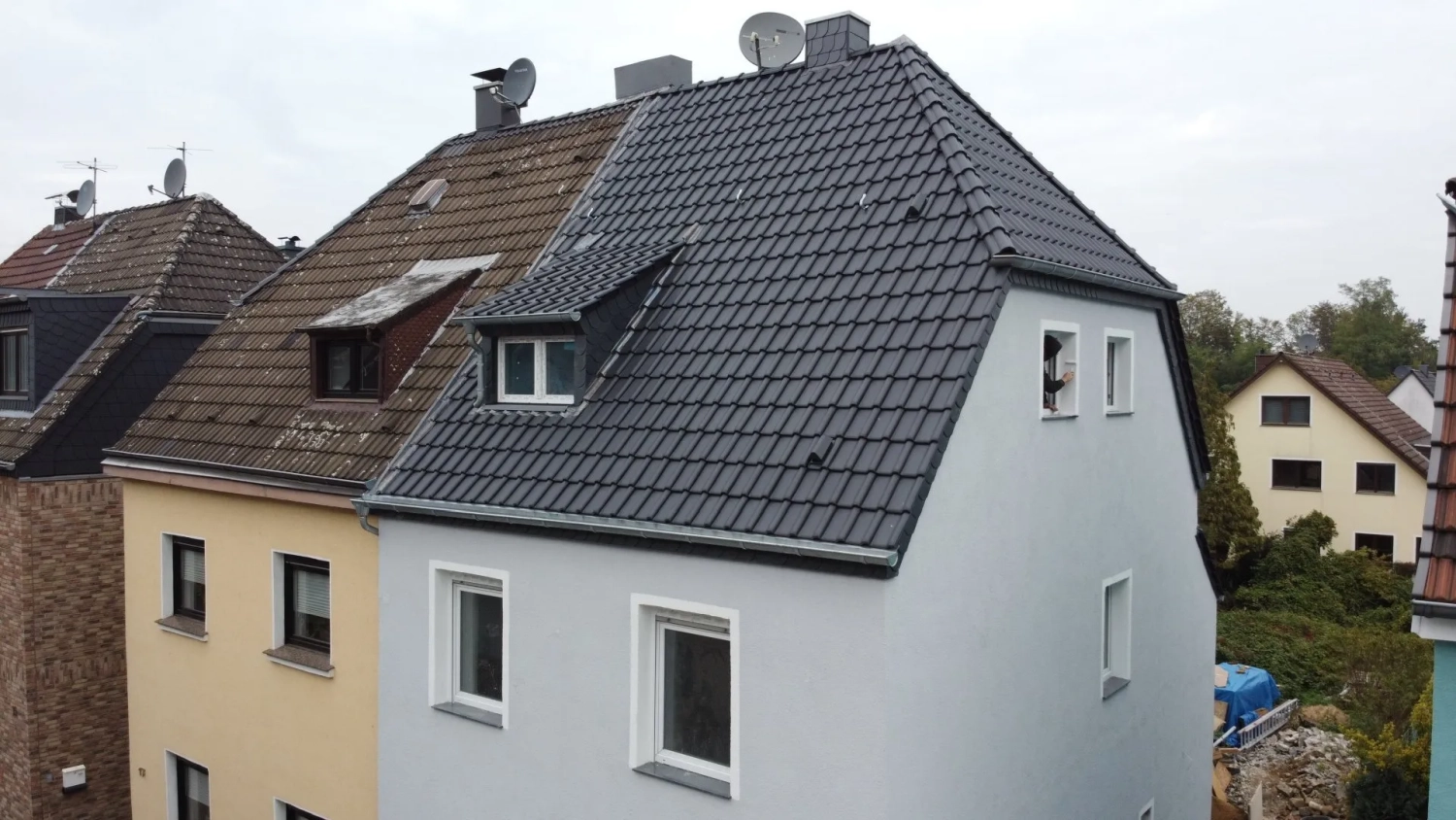 Buczek & Degen Bedachungen GmbH – Gebäude mit im Bau befindlichem Dach