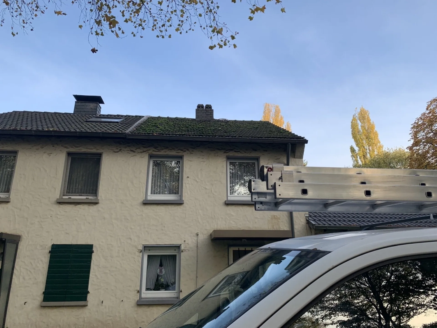 Buczek & Degen Bedachungen GmbH - Autokran wird für Dacharbeiten eingesetzt