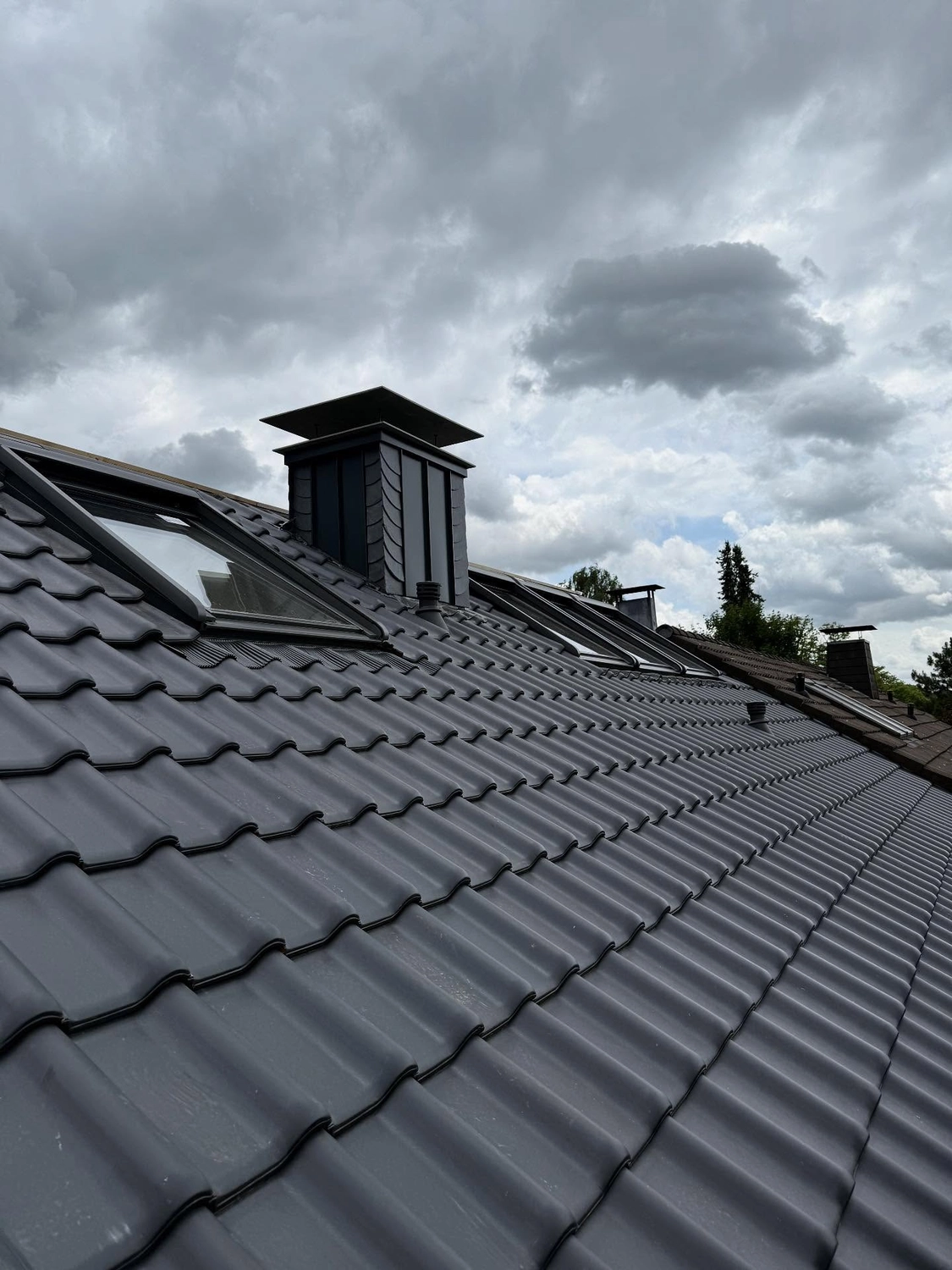 Buczek & Degen Bedachungen Gmb - Dachdeckermeisterbetrieb - Dach mit Fenstern