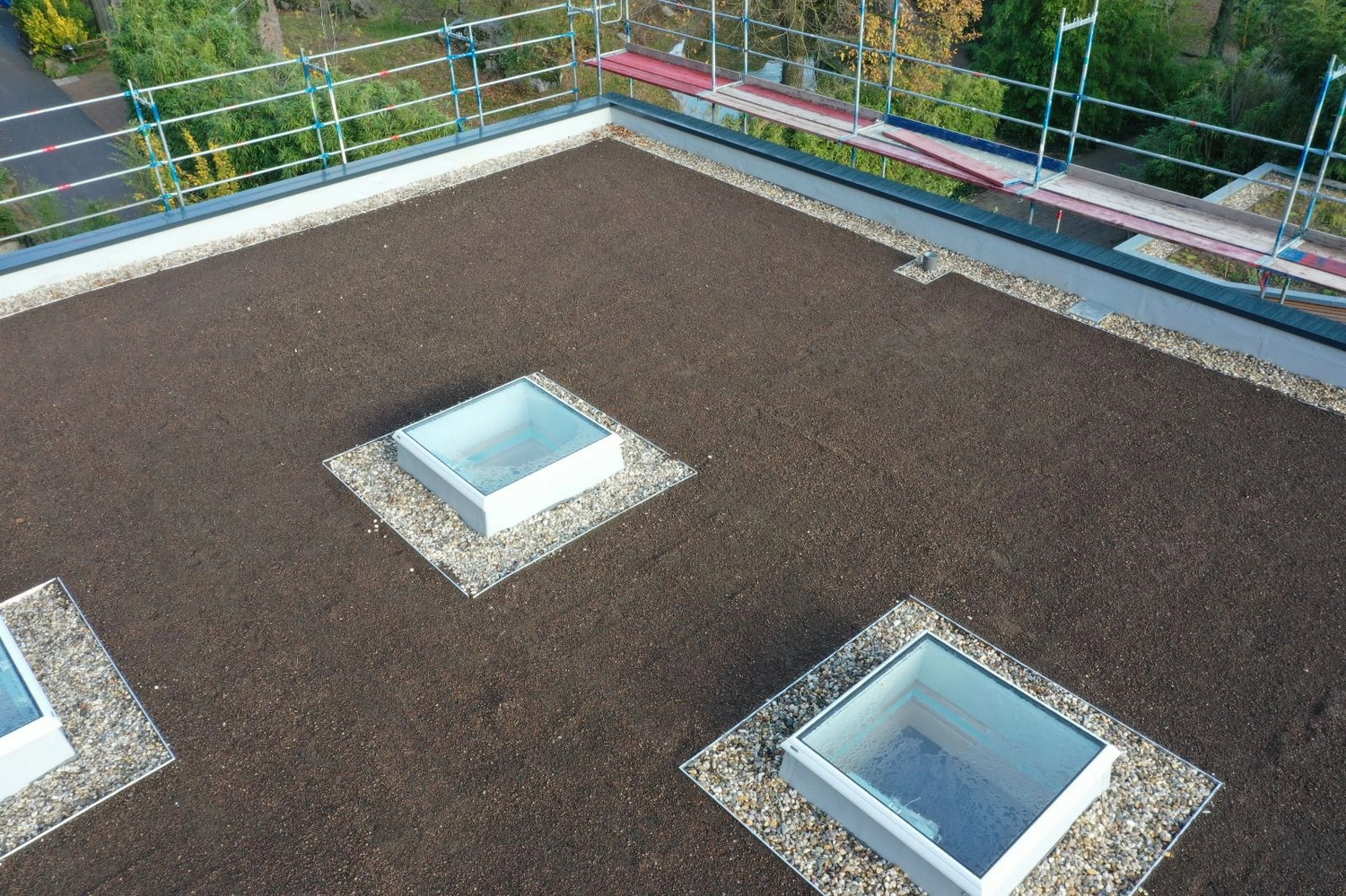 Buczek & Degen Bedachungen Gmb – Dachdeckermeisterbetrieb – im Bau Flachdach